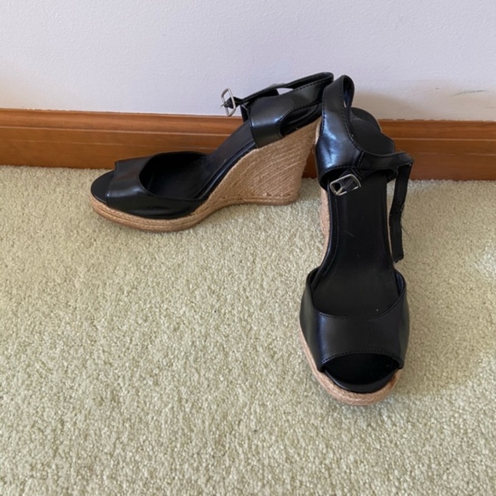 Charlotte Russe Wedge - Size 8